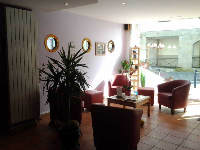 Brit Hotel Des Halles 孔卡尔诺 外观 照片